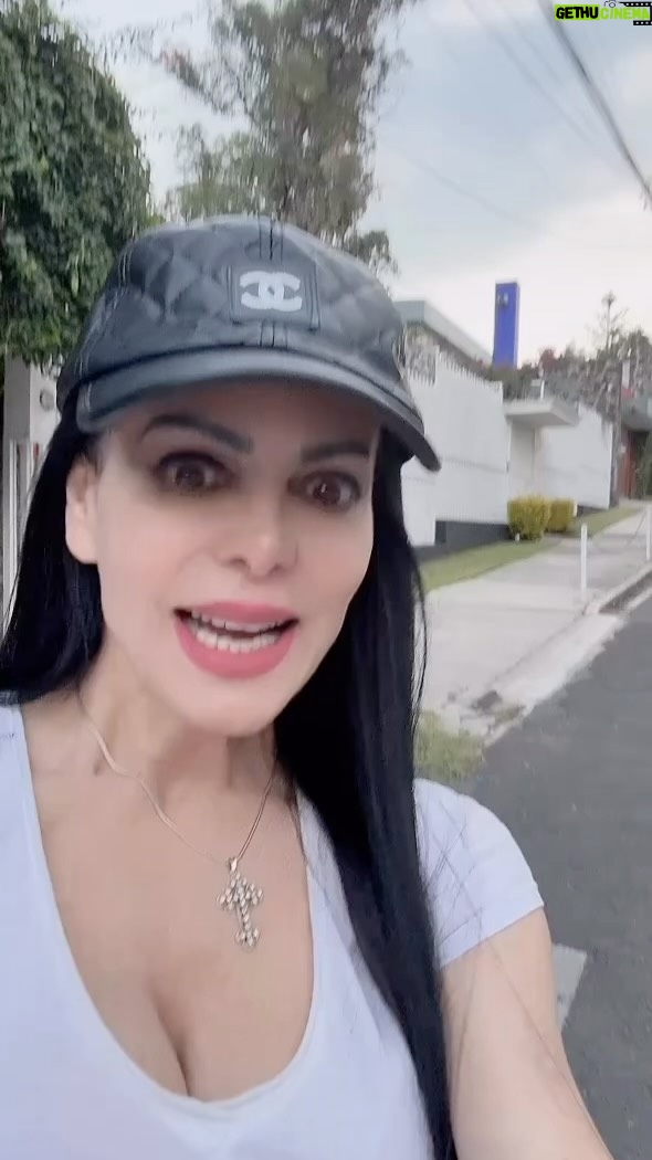 Maribel Guardia - 70.3K Likes - Domingo de clases de bicicleta 🚲🚴♂️ pronto les subiremos otras pato aventuras 😂👩🏻👦🏻🚲
