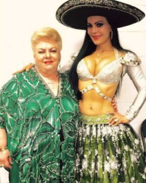 Maribel Guardia Instagram - Única e irrepetible @paquitaoficialb , Tuve el honor de compartir el escenario con ella en varias ocasiones, el público la adoraba y estoy segura seguirá siendo así por muchas generaciones. A la luz trasciende querida Paquita y nace una leyenda. 🙏🏼 Descansa en paz, mi más sentido pésame a sus familiares y amigos. 🙏🏻🙏🏻