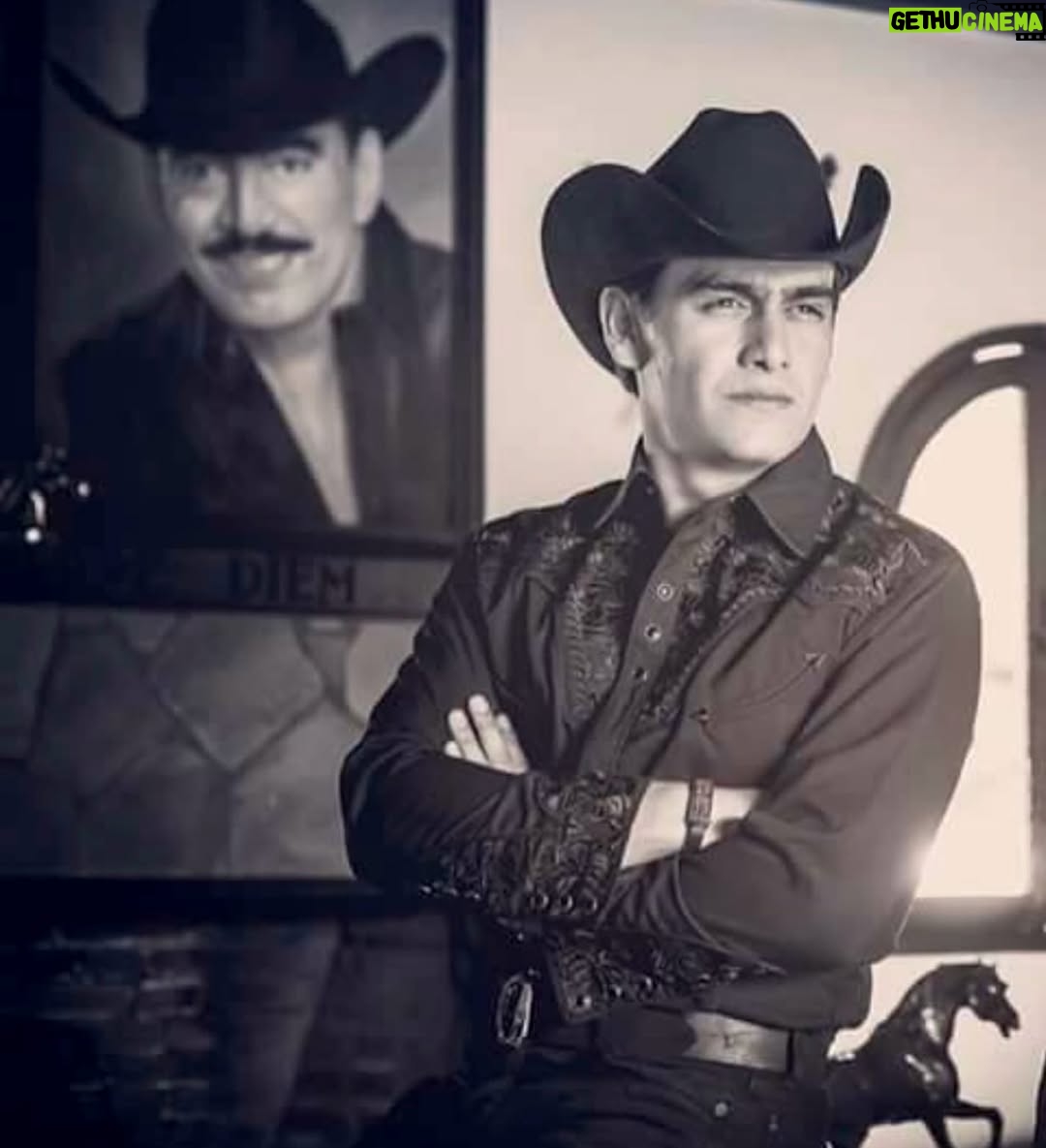 Maribel Guardia - 192.1K Likes - Julián mi amor dejaste tantos espacios llenos de tu recuerdos , de los buenos tiempos cuando estabas aquí conmigo , tus carcajadas, tu guitarra , tu voz , tu mirada profunda y nostálgica … Bendigo cada segundo que compartí a tu lado, 🙏🏼 Gracias por visitarme en sueños por el abrazo inmenso que traspasó mi alma . ENSÉÑAME A VIVIR SIN TI , 21 meses 🙏🏼💔
