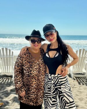 Maribel Guardia Instagram - Mi mamá tenía tres años de no venir al mar después de su quimioterapia. Y su sueño se convirtió en realidad #mar #mama #amor ♥️