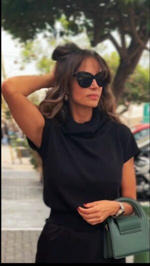 Maricris Rubio Instagram - Un vestido negro es un básico porque es versátil
( puedes armar varios looks )Nunca pasa de moda además estiliza #outfitoftheday