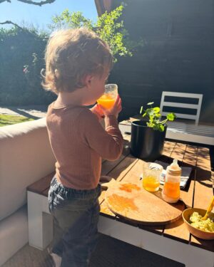Marieke Elsinga Instagram - Dacht doe ook eens zo’n dump. #maart
1. Smile
2. Pizza, wijn, baby
3. M’n mattie bij The Headliner
4. Zonder team ben je niks
5. Annie’s babyshower
6. Top40 award uitreiken. Ging bijna mis 
7. Juicen met Jip
8. Anouk wint The Headliner
9. Stappenteller en patriarchaat een klap geven bij Feminist March
10. Lentewijn met Eva
11. Voor het eerst in jaren hardlopen