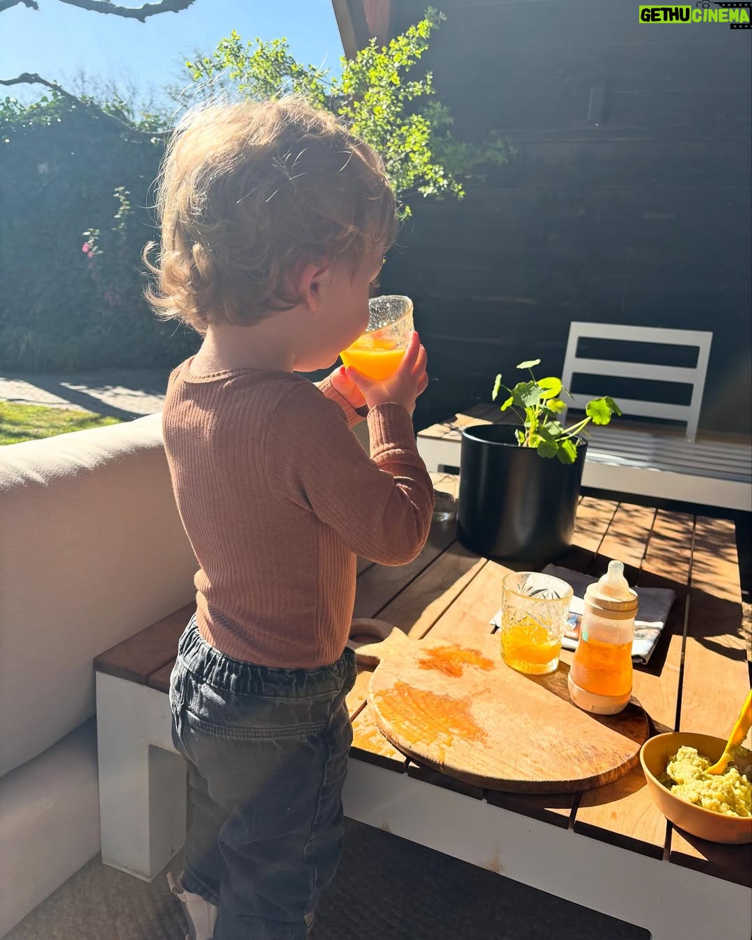 Marieke Elsinga - 10.9K Likes - Dacht doe ook eens zo’n dump. #maart
1. Smile
2. Pizza, wijn, baby
3. M’n mattie bij The Headliner
4. Zonder team ben je niks
5. Annie’s babyshower
6. Top40 award uitreiken. Ging bijna mis
7. Juicen met Jip
8. Anouk wint The Headliner
9. Stappenteller en patriarchaat een klap geven bij Feminist March
10. Lentewijn met Eva
11. Voor het eerst in jaren hardlopen