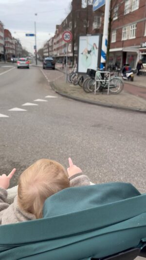 Marieke Elsinga Instagram - Hij zei uit zichzelf ‘mama’ en ik smolt 🥹 (geluid AAN)