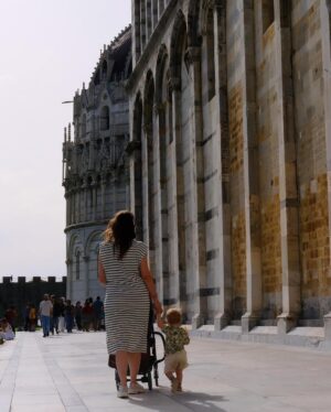 Marieke Elsinga Instagram - Pisa. Een drieluik. 🇮🇹
1. Mona Pisa
2. ”Lopen, lopen, lopen”
3. Toren tegenhouden nieuwe stijl