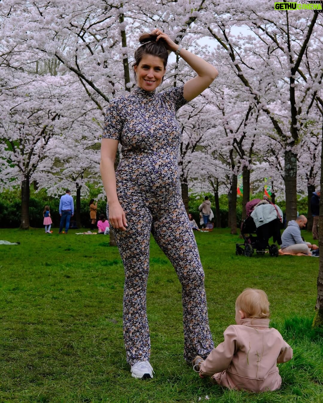 Marieke Elsinga - 50K Likes - Inblenden met de bloesem 🌸