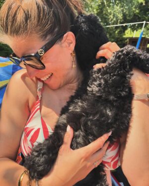 Marieke Elsinga Instagram - Even vreemdgaan met een hond. Kiki zit op 1,5 uur rijden afstand.