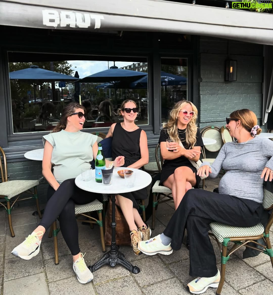 Marieke Elsinga - 10.6K Likes - Hier zit bij elkaar opgeteld zo’n 20 jaar aan barista ervaring ☕️ Maar nu ervaren we het vooral vanaf de andere kant.
