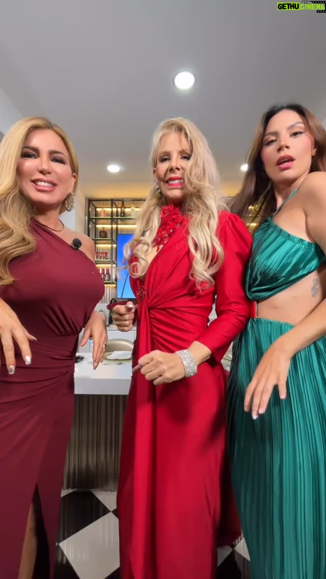Mariela Viteri - 4.1K Likes - ¡Por un momento! 🎶
Este miércoles 2 de abril a las 8PM, estrenamos la segunda parte de la entrevista con nuestra querida @silvanaoficialec. 🎤💖 Estará acompañada de @amarpacheco, su hija, quien nos contará cómo ha vivido este proceso familiar. 👩👧
¡Solo por mi canal de YouTube, MarielaTv! 📲🔴 ¡No te lo pierdas!
#Silvana #Entrevista #MarielaTv