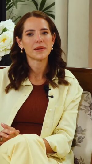 Mariela Viteri Instagram - “En Galápagos fue donde más disfruté a mi papá” Lavinia Valbonesi. ❤️

¡Entérate de más viendo la entrevista completa en mi canal de YouTube, MarielaTv! 🎥✨

📲Link en mis historias y en mi perfil.

#MarielaTv #Entrevista #HistoriaIncreíble