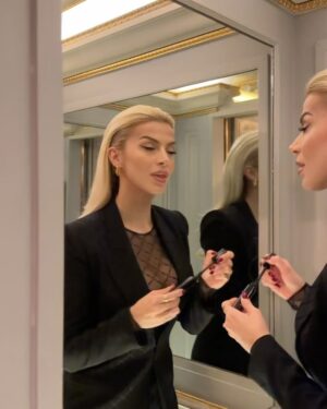 Marina Vjollca Instagram - Get Ready With Minëyes. The brand new mascara by @mineyourbeauy for bold lashes in just one swoop. Designed, tested and worn first by yours truly, Marina.

#MINË #minëbeauty #minëmakeup