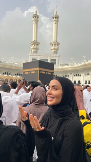 Marine El Himer Instagram - Live from 27th Ramadan night 🤲🏽🤍
Allahumma Sayyiban Nafi’a
« O Allah, make it a beneficial rain. » 🌧️