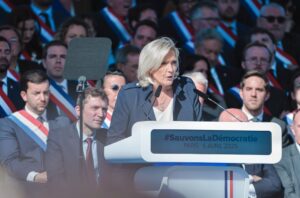 Marine Le Pen Instagram - Jusqu’à la victoire ! 🇫🇷