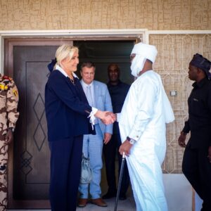 Marine Le Pen Instagram - C’est un honneur pour moi d’être reçue par Son Excellence Mahamat Idriss Déby, président du Tchad.

Les relations qui lient nos deux pays sont fondamentales, nous avons des intérêts communs et une amitié historique qui nous unissent. Nous devrons renforcer ces liens, dans le respect mutuel de nos souverainetés.