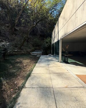 Marisa Cruz Instagram - Por muito que conheça o nosso país ainda sou  surpreendida com sítios muito especiais. Deixo-vos o registo de um dia passado em ótima companhia nesta casa de sonho no Gerês.

#gerês #portugal