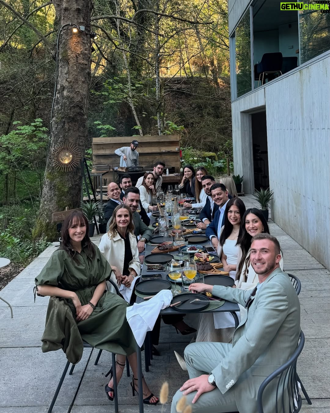 Marisa Cruz - 5.3K Likes - Por muito que conheça o nosso país ainda sou surpreendida com sítios muito especiais. Deixo-vos o registo de um dia passado em ótima companhia nesta casa de sonho no Gerês.
#gerês #portugal