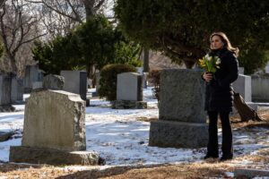 Mariska Hargitay Instagram - #Forgiveness #WhiteTulips #LetMeBringPardon Tonight #SVU @nbclawandorder