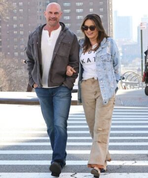 Mariska Hargitay Instagram - Just leaving this here 👯‍♂️