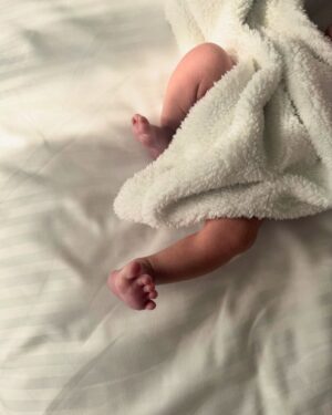 Mariyam Nafees Instagram - ﷽ •

Our world just got a lot more handsome! 🤩
World, meet Syed Eesa Amaan Ahmed. 
A week or so old, arrived in this blessed month, this lil guy has made us fall for him hard and fast ❤️
Welcome to the world, baby boy. 
May you live your dreams, Ameen. 🥹😘

Lovelies, please keep us in your prayers. 🌻

To all the women trying to conceive, I pray that you’re blessed with a healthy baby super soon, Ameen. 💐

| #AmYam Baby | He’s here | Eesa | Alhamdulilah | MashAllah |