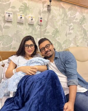 Mariyam Nafees Instagram - ﷽ •

Our world just got a lot more handsome! 🤩
World, meet Syed Eesa Amaan Ahmed. 
A week or so old, arrived in this blessed month, this lil guy has made us fall for him hard and fast ❤️
Welcome to the world, baby boy. 
May you live your dreams, Ameen. 🥹😘

Lovelies, please keep us in your prayers. 🌻

To all the women trying to conceive, I pray that you’re blessed with a healthy baby super soon, Ameen. 💐

| #AmYam Baby | He’s here | Eesa | Alhamdulilah | MashAllah |