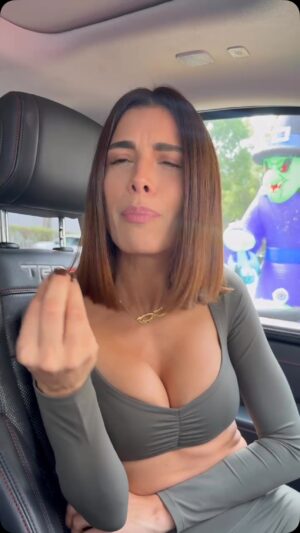 Marjorie Magri Instagram - Sígueme para más consejos 😂😂😂😂😂😂

@franngrely