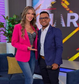 Marlene De Andrade Instagram - @buenosdiasfaamilia De lunes a viernes a las 10:00 am por #Tves @marlindaoficial @tves_aldia @dulcemariavallenilla @arishasenderodeluz @winnagabriela @cindypitaf 🇻🇪🙏🏻🎶❤️