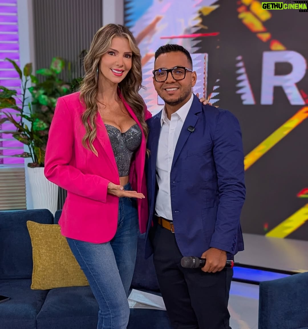 Marlene De Andrade - 15.3K Likes - @buenosdiasfaamilia De lunes a viernes a las 10:00 am por #Tves @marlindaoficial @tves_aldia @dulcemariavallenilla @arishasenderodeluz @winnagabriela @cindypitaf 🇻🇪🙏🏻🎶❤️