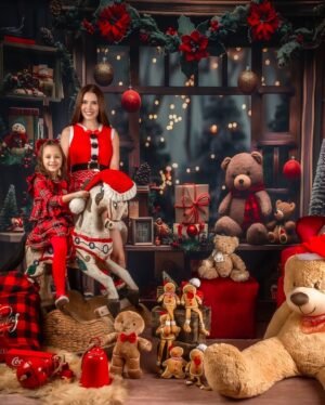 Marlene Favela Instagram - Siempre he amado esta época, pero desde que tú llegaste @bellaseely_  se ha convertido en mi favorita!!! Felices fiestas 🎄 

Fotos by @naye79