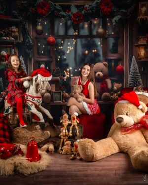 Marlene Favela Instagram - Siempre he amado esta época, pero desde que tú llegaste @bellaseely_  se ha convertido en mi favorita!!! Felices fiestas 🎄 

Fotos by @naye79