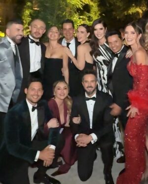 Marlene Favela Instagram - No sabes lo que siento de verte tan feliz y realizada y que todo quedó tal y como lo soñaste!!!! Simplemente espectacular! Te amo @sofia_96castro