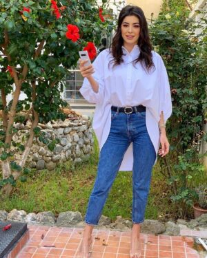 Maroi Bouchoucha Instagram - 💙
@yemma_feuilleton 
#maroibouchoucha 
meriem...
Makeup @zouaghimariem 💗