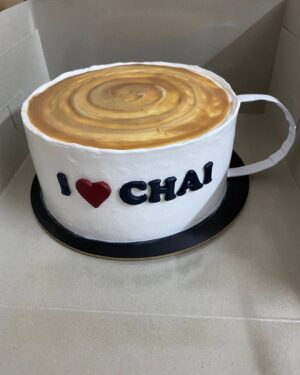 Marshuka Shifana Instagram - I’m lovingggg it 😍 Thank you so much for this customised cake 🤤 

Order Now @decadence_homebaker 
DM or contact : 6369454431 

#cake #cakebaker #instagram #chai