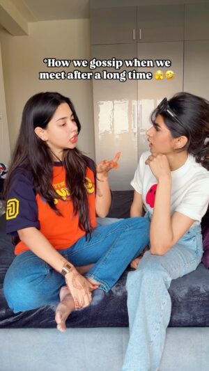 Marshuka Shifana Instagram - Very the gossipingssss 😝 

#reels #share #reelsinstagram #instagram #trending #memes #comedy #funnymemes #tamil #tag #gossips #bff