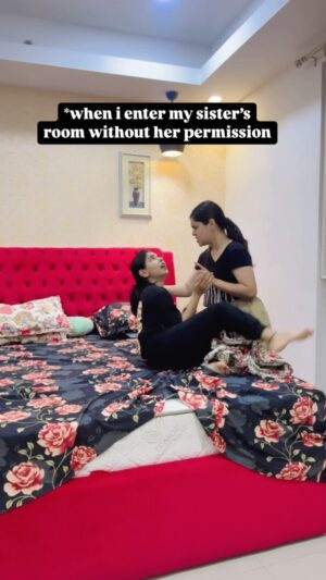 Marshuka Shifana Instagram - Indha midhi midhikuraale endha ooru kaariya irupa 🤣 

#reels #reelsinstagram #comedy #sisters #relatable #ocd #tamil #funnymemes #funnyvideos #trendingreels #trending #instagram #memes #share #tag