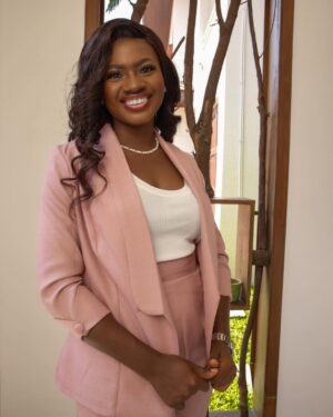 Martha Ankomah Instagram - There will always be situations that we don’t understand, problems that look too big, obstacles that seem permanent. God hasn’t brought you this far to leave you. Release the worry, release the frustration, release having to know all the details, just trust him. He is a good God. Happy new month. 
Skin Care @vibrant_skin_care_ 
Delivered by @yabaghana