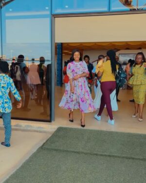 Martha Ankomah Instagram - It’s well because God is in control. Happy Sunday family. 
Dress by @styleinvogueafrique 
Delivered by @yabaghana 
Skin Care @vibrant_skin_care_ 
Life Style by @wellnessbitegh