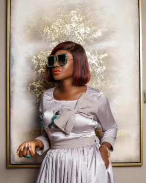 Martha Ankomah Instagram - WHEN ASKED IF MY CUP IS HALF-FULL OR HALF EMPTY, MY ONLY RESPONSE IS THAT I AM THANKFUL I HAVE A CUP.  HAPPY THURSDAY FAMILY. 
DRESS @styleinvogueafrique 
Skin care @vibrant_skin_care_ 
Delivered by @yabaghana 
Life style @wellnessbitegh