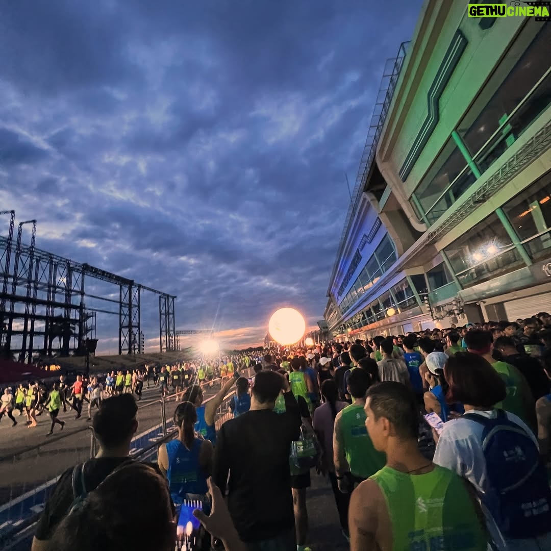 Masayu Anastasia - 2.7K Likes - iseng iseng tadi pagi olahraga di sekitaran dukuh atas sambil cari sate kikil ..🏃🏻♀️🏃🏻♂️➡️🏃🏻♀️➡️
#scsm2024
#familyfinisher
@sgmarathon