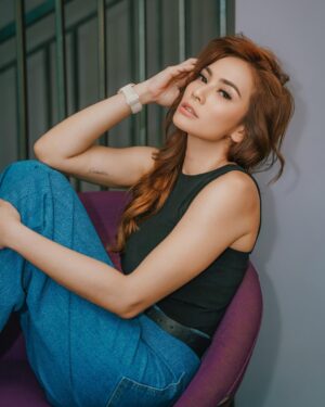 Masayu Anastasia Instagram - OMG ! it’s weekend awready 🫢🫢
have a great weekend y’all ❤️
•

💄: @gintingsmakeup 
📸 : @andrwphotos @andrwidi