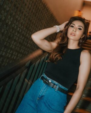 Masayu Anastasia Instagram - OMG ! it’s weekend awready 🫢🫢
have a great weekend y’all ❤️
•

💄: @gintingsmakeup 
📸 : @andrwphotos @andrwidi