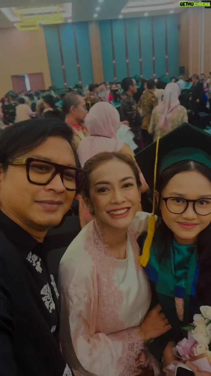 Masayu Anastasia - 2.1K Likes - dream big , work hard ..conGRADS samarra !!🖤🖤🖤
#class2024
#graduationday
#juniorhighschool