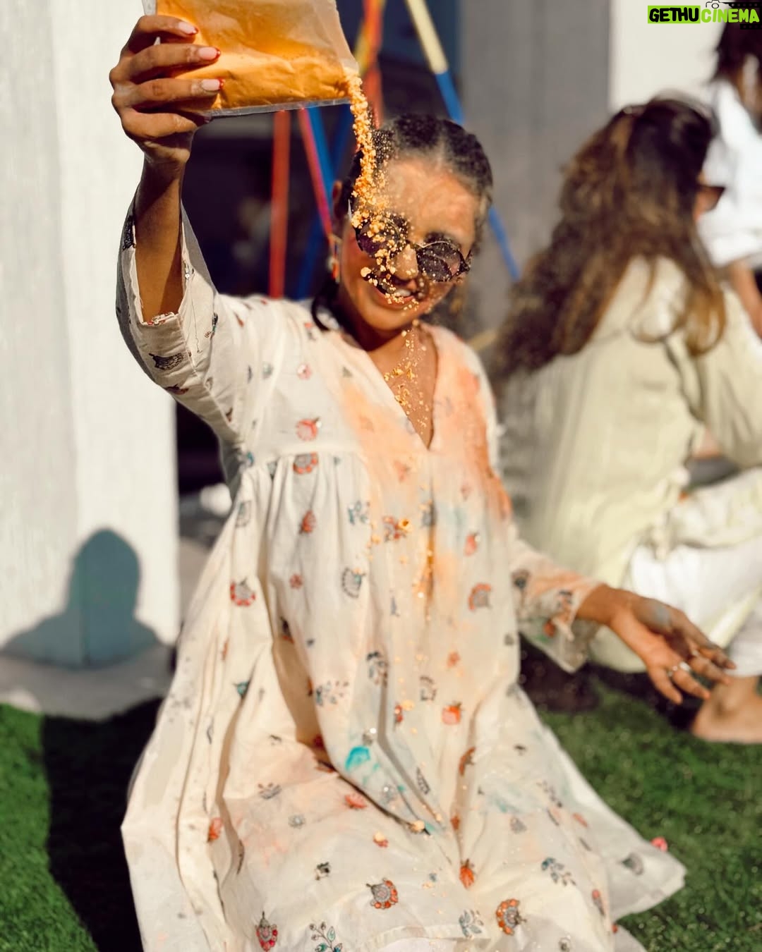 Masoom Mehta - 31.9K Likes - Holi is a feeling. And what a feeling to pass down to my babies. 🍡💃🏽
