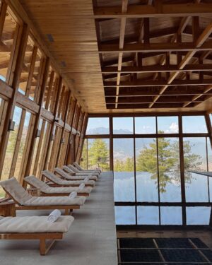 Masoom Mehta Instagram - Bhutan: where your screen time drops, your breath slows down, and your kids magically behave. Okay, two out of three. 🧘🏽‍♀️

@sixsensesbhutan #SixSensesPunakha