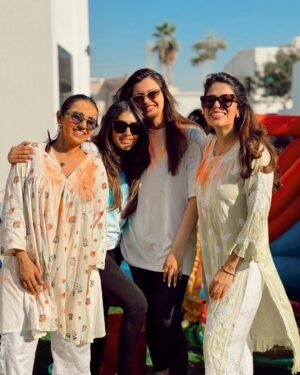 Masoom Mehta Instagram - Holi is a feeling. And what a feeling to pass down to my babies. 🍡💃🏽