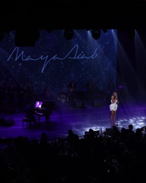 Maya Diab Instagram - إني قدرت ضيف بسمة أو فرحة أو علاج لكل طفل مصاب بالسرطان هي قمة سعادتي ، وهيك كنت مبارح بين ناس محبة وجمهور كبير وصالة مليئة بالمحبين والمتبرعين لأطفال بحاجة لنا دائماً ، شكرا على هالليلة الحلوة اللي ما رح انسيها بحياتي ، شكرا @kidsfirstassociation ❤️
