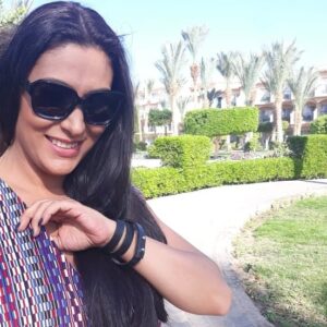 Maya Nasri Instagram - Beach and sun!! Shooting (Zenzana 7)..
