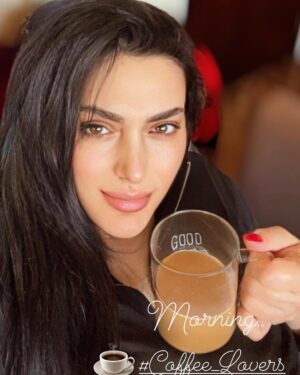 Maya Nasri Instagram - #goodmorning #coffee_lovers .. #positive_vibes ❤️❤️