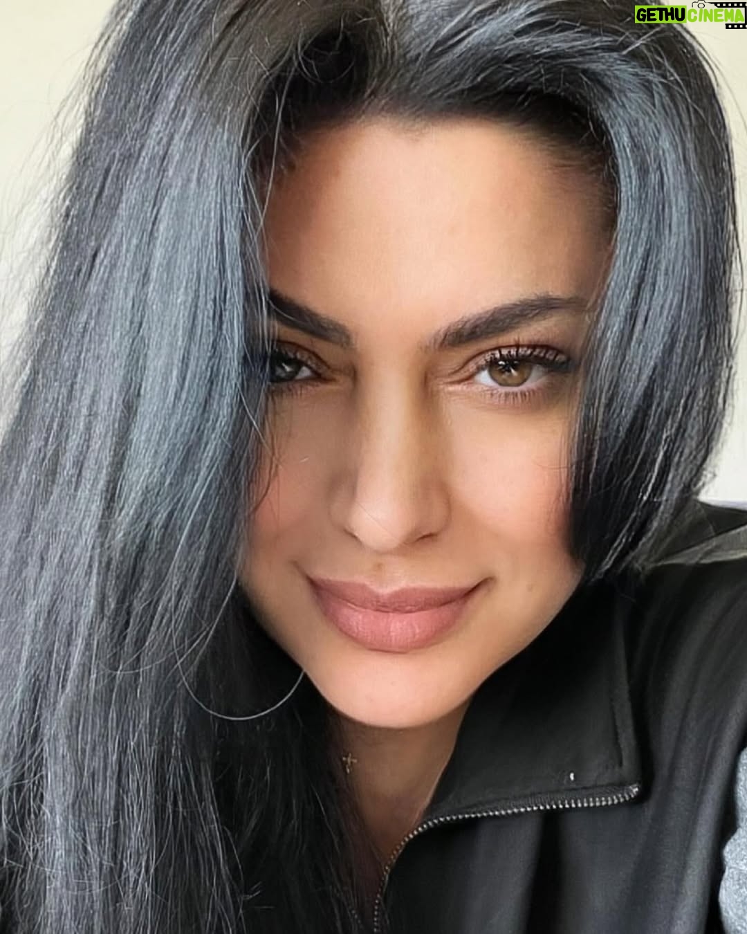 Maya Nasri - 30.6K Likes - Have an amazing day Lovers #goodmorning #mayanasri #maya_nasri