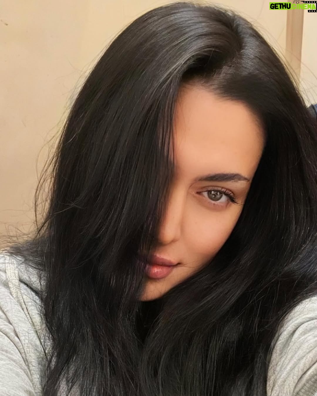 Maya Nasri - 39.3K Likes - #hello_spring #renewal 🌸 Hello, Spring! 🌿☀️ #SpringtimeVibes 🌼💕 have an amazing day everyone.. #mayanasri #maya_nasri