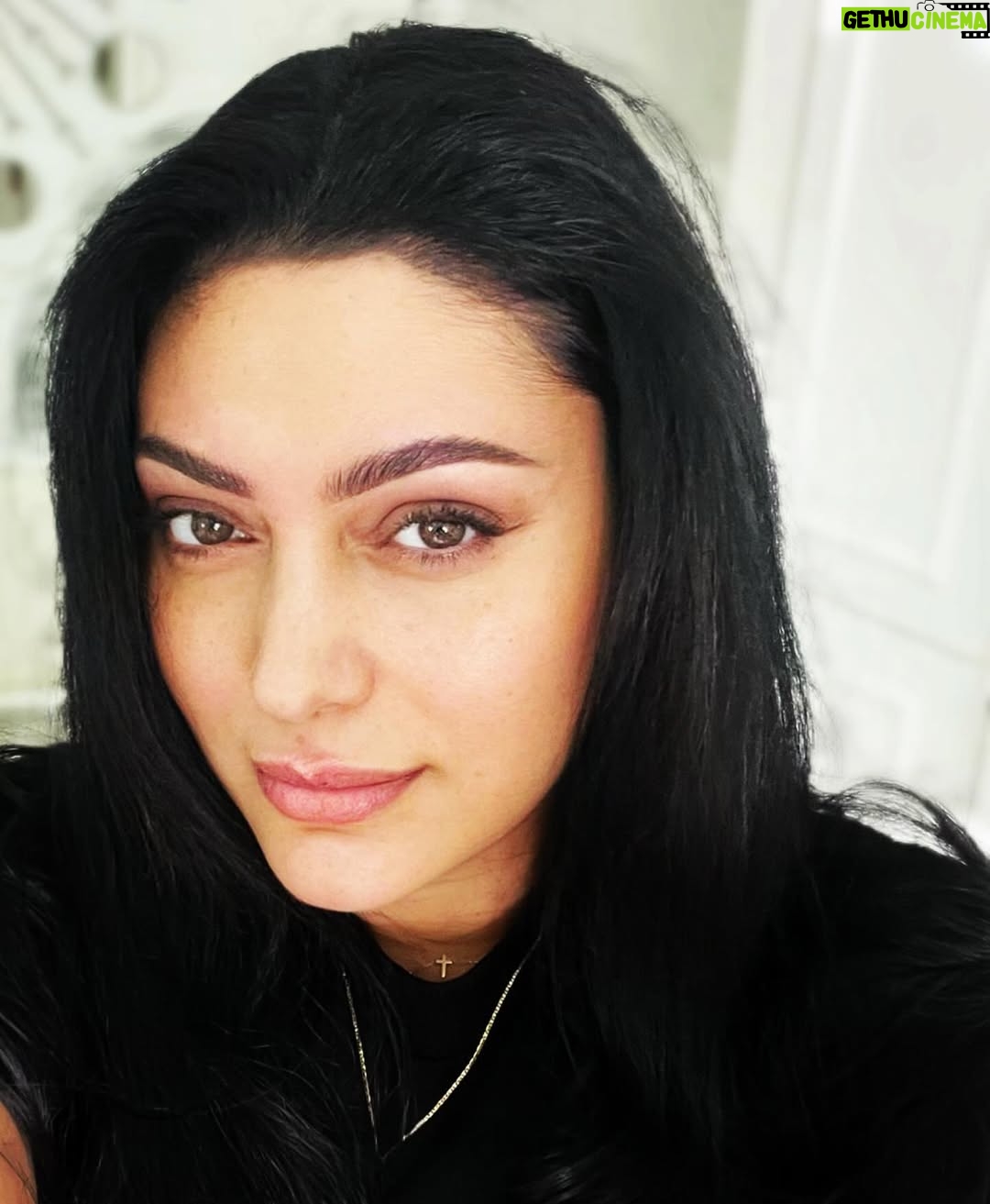 Maya Nasri - 29.3K Likes - Sending warm vibes and good wishes to all of you..May this evening be filled with laughter, relaxation, and cherished moments. Take a breath, unwind, and embrace the beauty of the present. Here's to a great evening ahead! 🌟✨ #GoodEvening #EnjoyTheMoment #PositiveVibes"
#mayanasri #maya_nasri